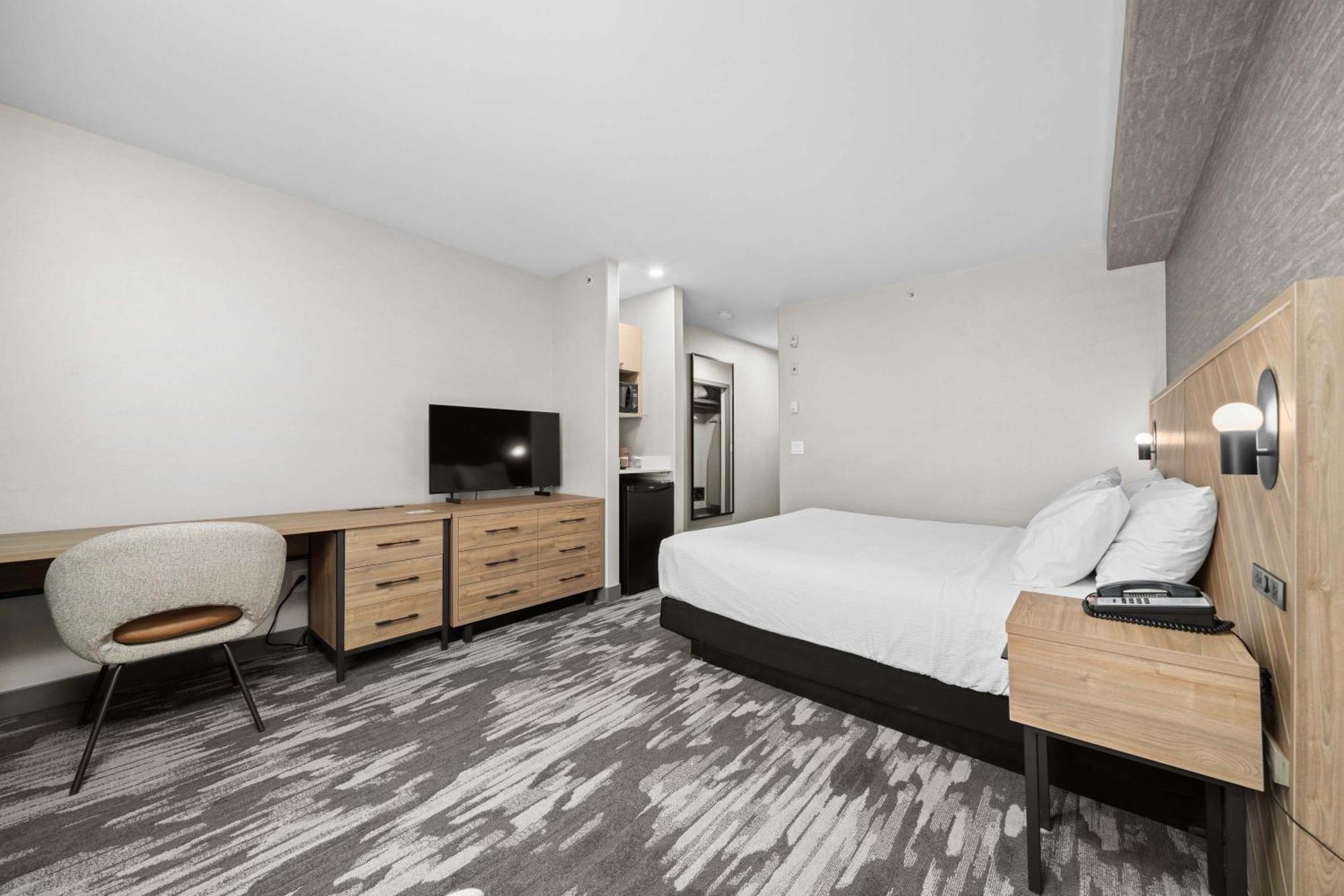 Standard Zimmer mit Kingsize-Bett